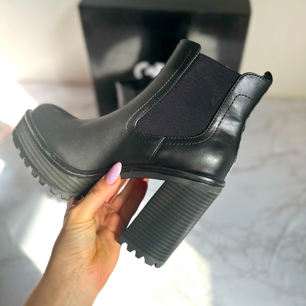 Guess brand new boots in a box size 7